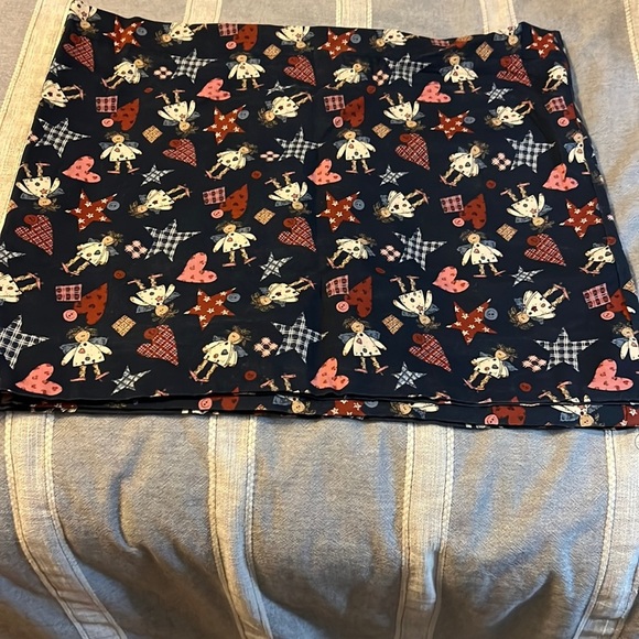 Valance​ - Picture 1 of 3